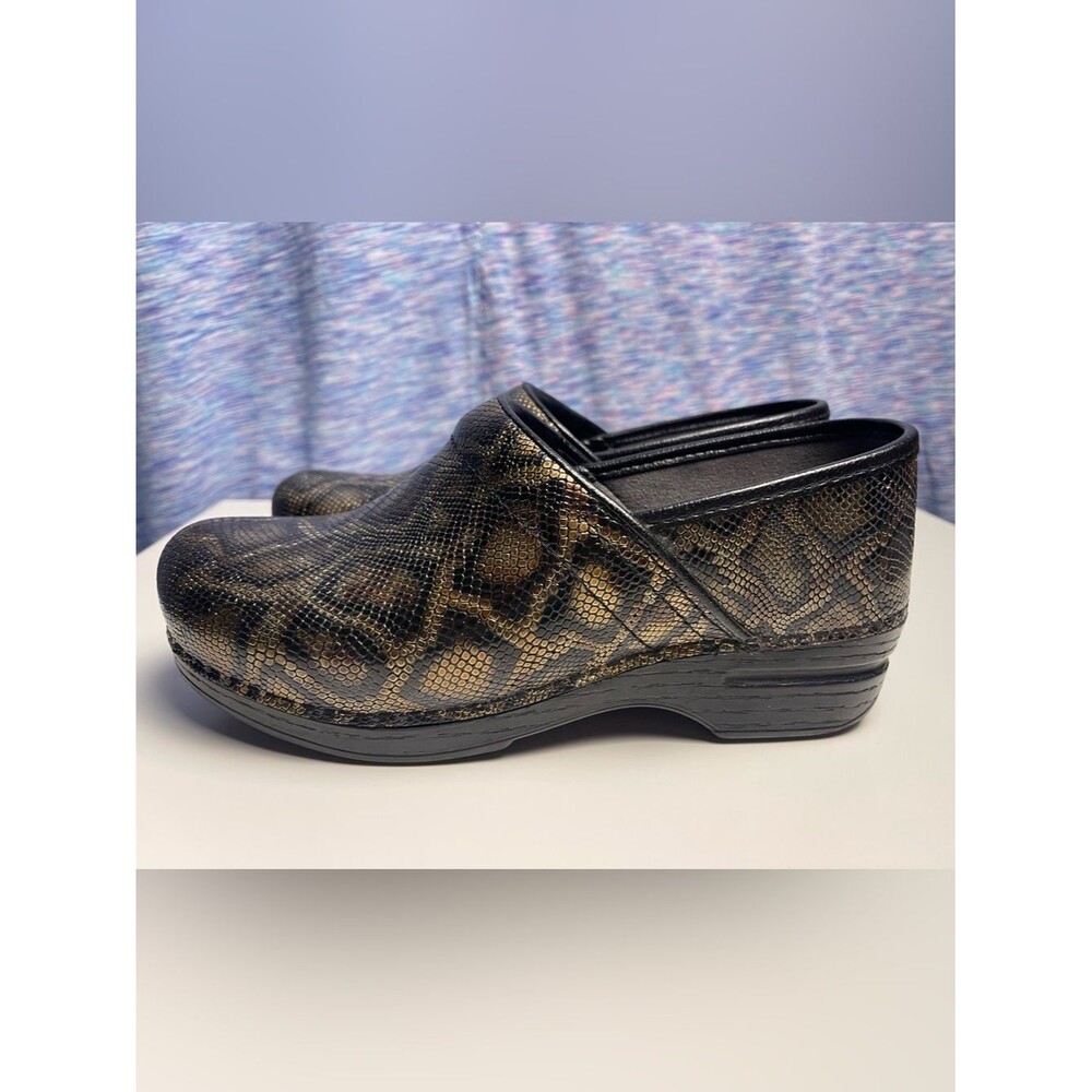 Dansko Python Print Clogs Size 8.5-9 - Picture 3 of 10